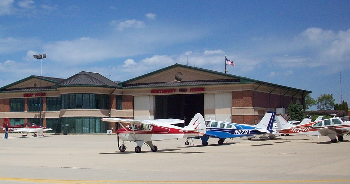 is schaumburg airport open july 4th